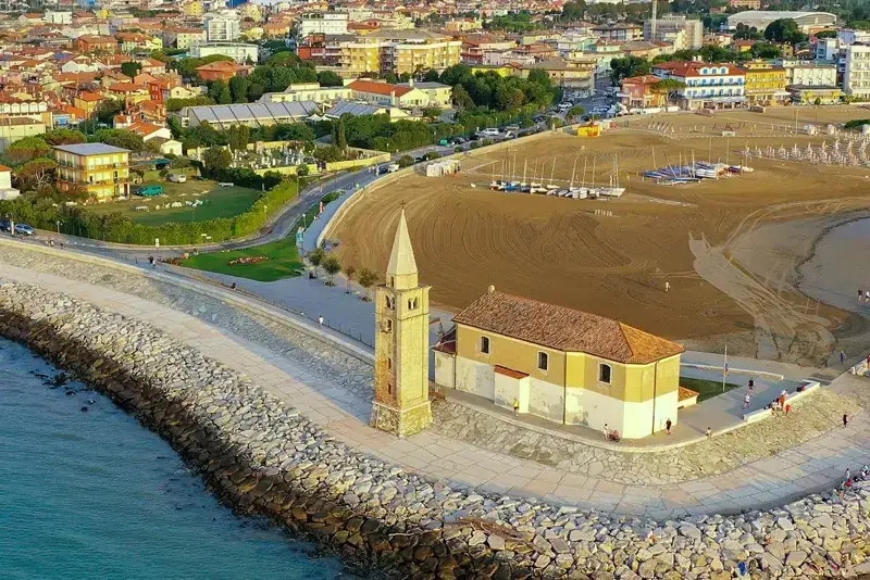 Caorle, the destination of this Venice Airport transfer